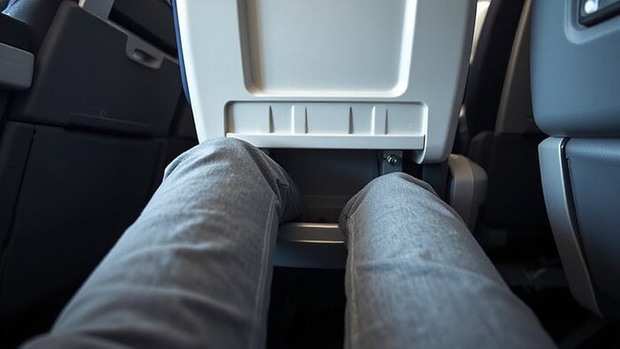 tray tables reduce knee clearance