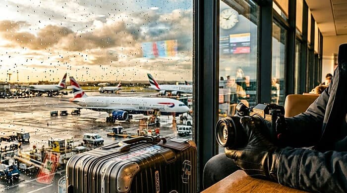 cheapest international flight weekdays