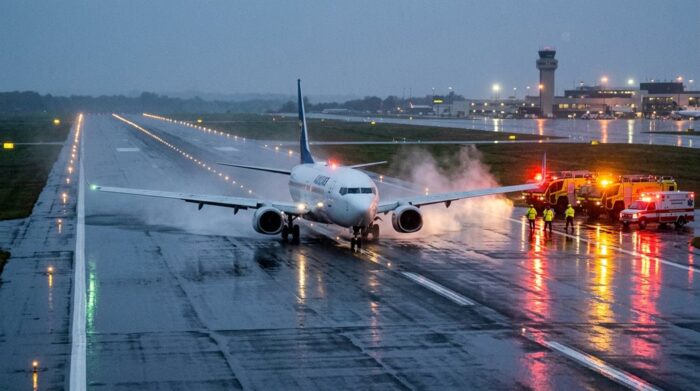 emergency landing procedures at airports